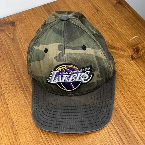 LA Lakers Camouflage OS - Picture 1 of 11